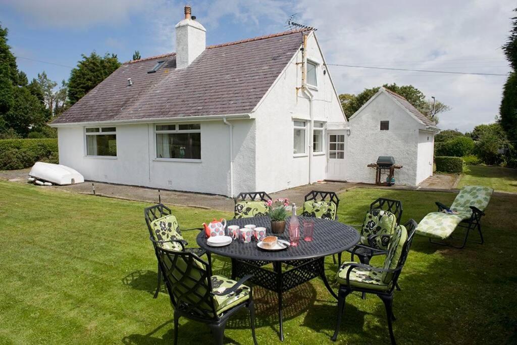 Cae Grugog Cottage-3 Bed-Sleeps 6-Ground Floor Bathroom Trearddur Exterior photo
